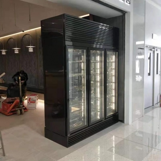 Três porta de vidro preto de aço inoxidável carne de exibição de gabinete 