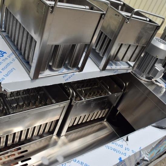 China direto da Fábrica Avançada de 8 de moldes de picolé máquina do creme de gelo 